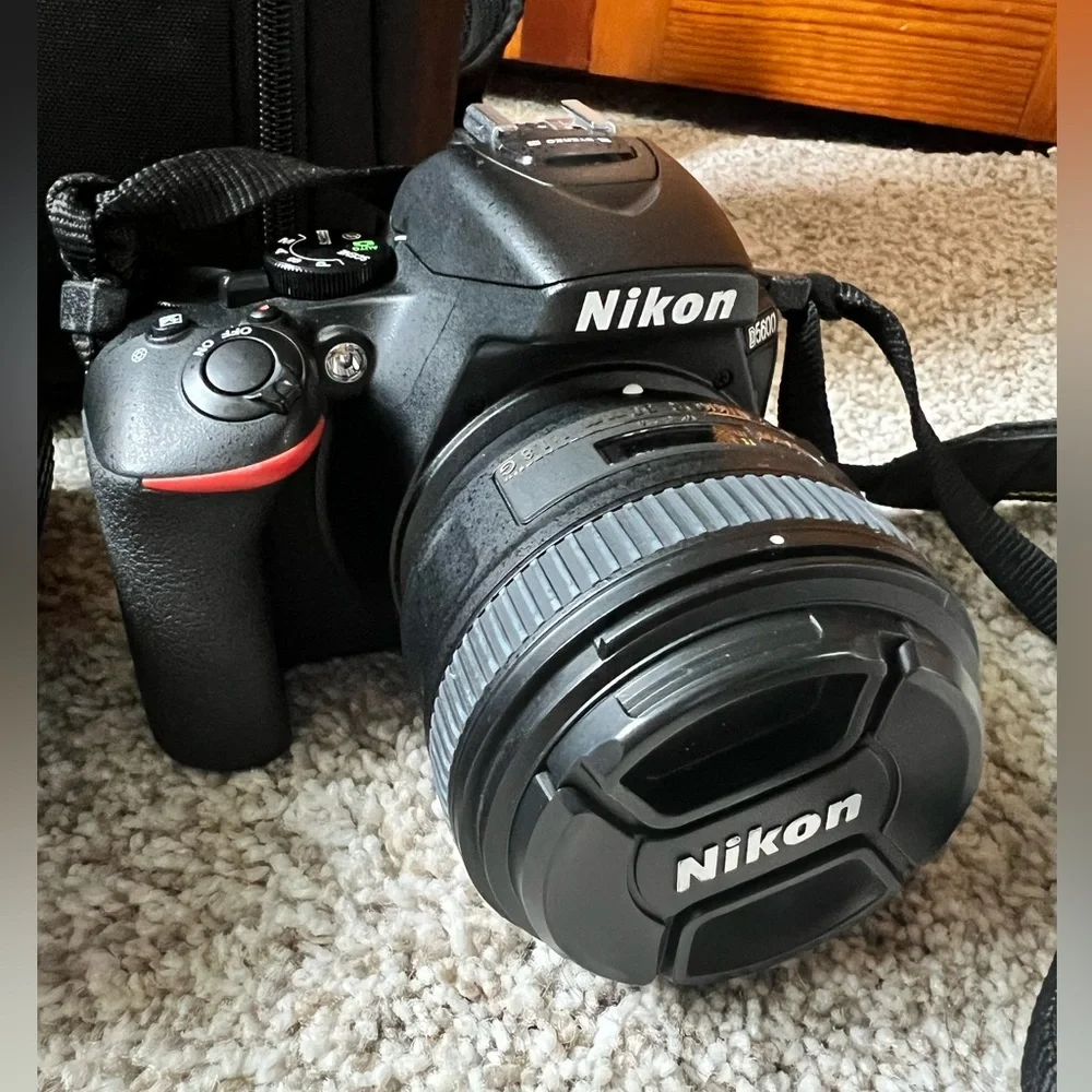 Nikon D5600 Black DSLR Camera w/18-55mm & 55-300mm & 50mm f/1.8G VR Lenses LOT